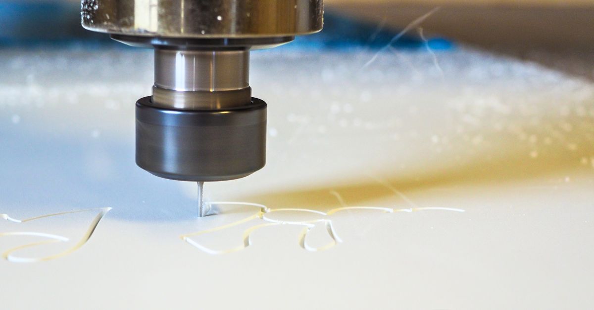 Processus de découpe par routeur CNC